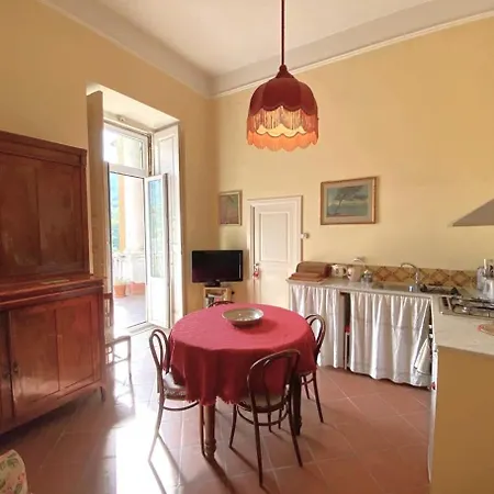 Historical Palace, Panoramic 아파트 Brienza